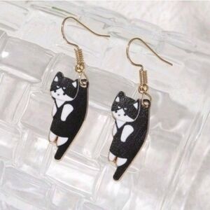 MODCLOTH BLACK KITTY EARRINGS 1